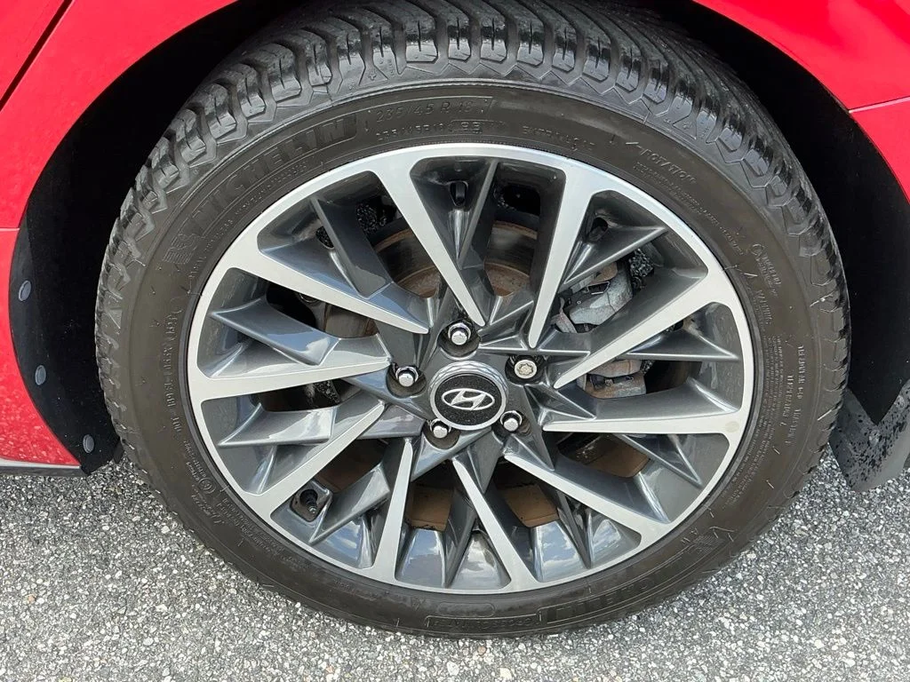 Used 2020 Red Hyundai Limited image 27