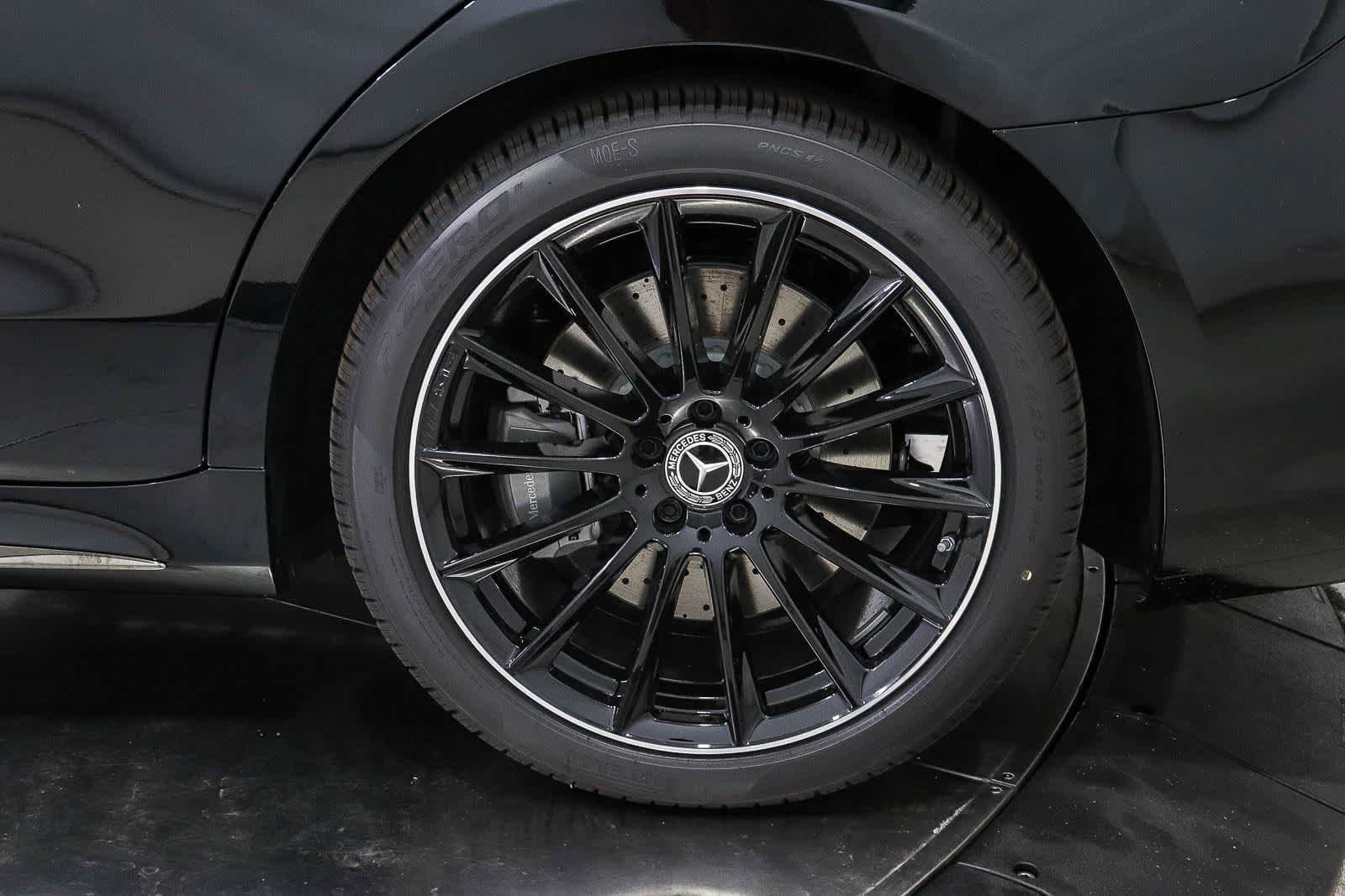 New 2026 Black Mercedes-Benz S 580e image 10