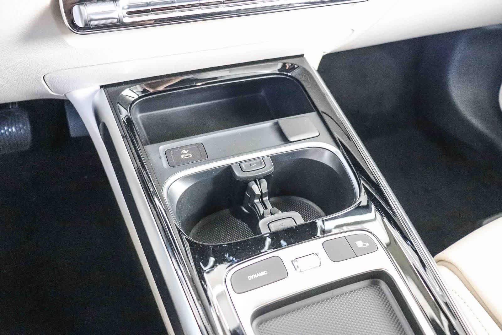 New 2026 Night Black Mercedes-Benz GLB 250 image 25