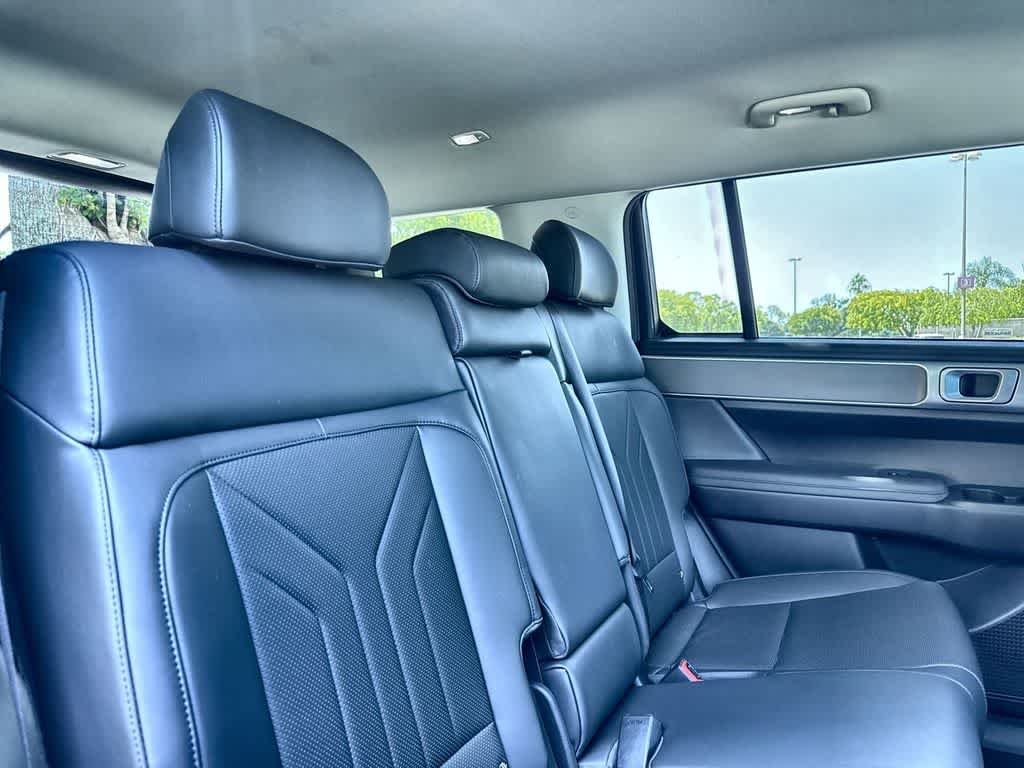 Used 2026 Shimmering Silver Hyundai SEL image 21