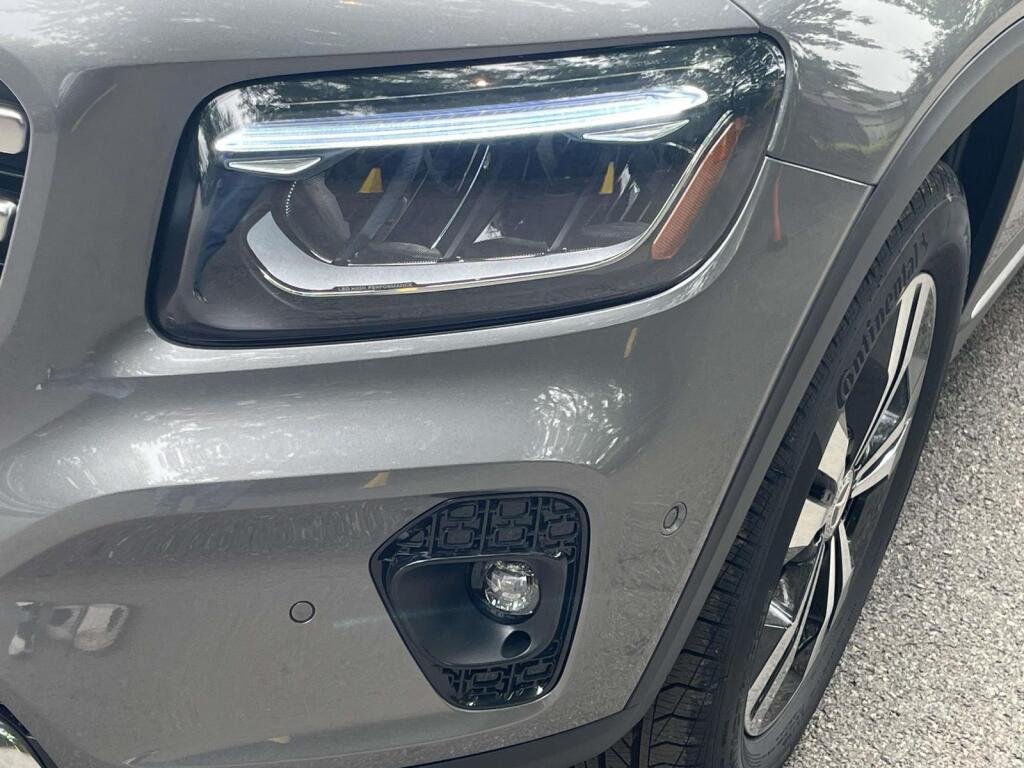 New 2026 Mountain Grey Metallic Mercedes-Benz GLB 250 image 13