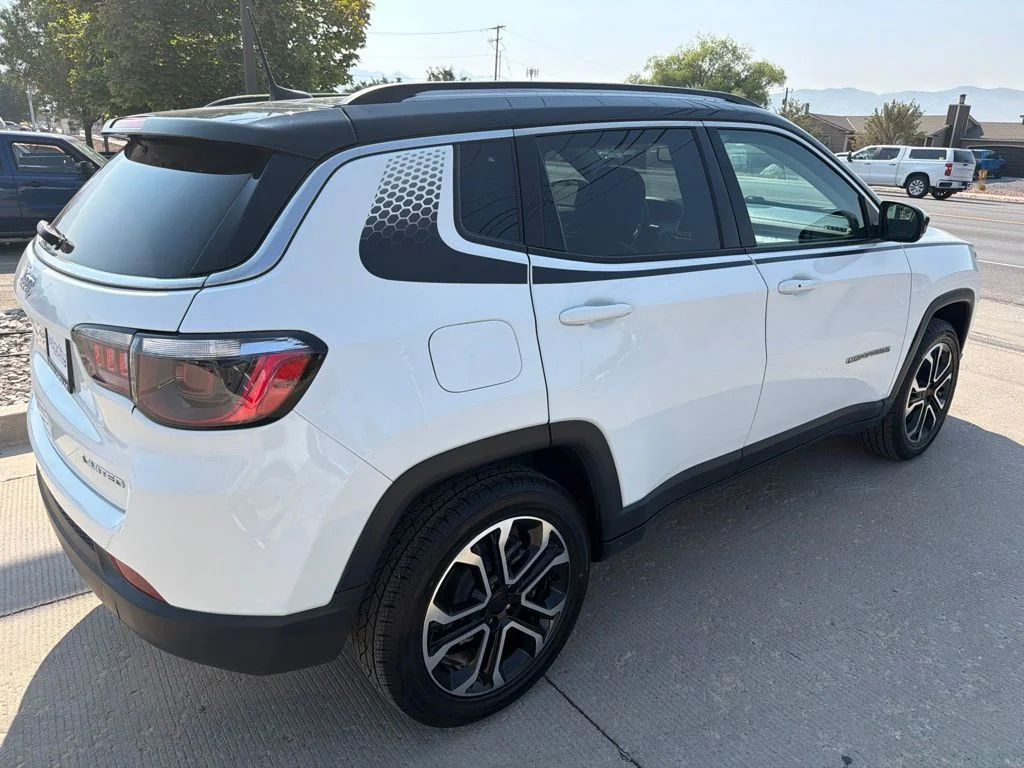 Used 2022 White Jeep Limited image 3