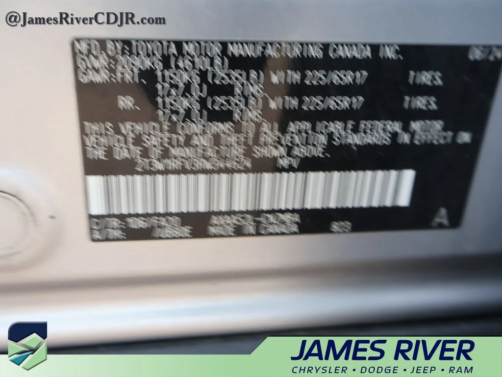 Used 2024 Silver Toyota XLE image 38