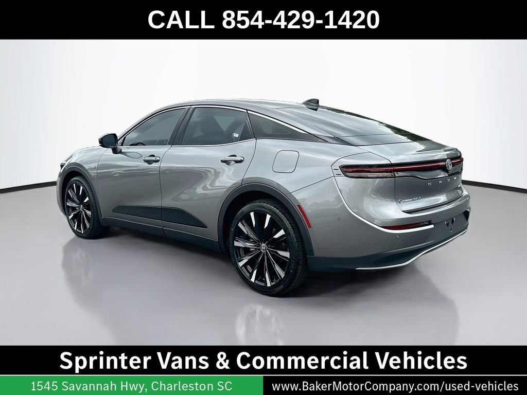 Used 2025  Toyota Platinum image 3