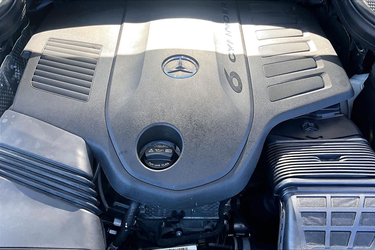 Used 2022 Polar White Mercedes-Benz GLS 450 image 33