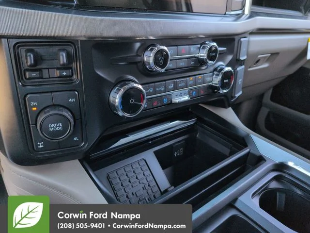 New 2026 Star White Metallic Tri-Coat Ford Platinum image 17