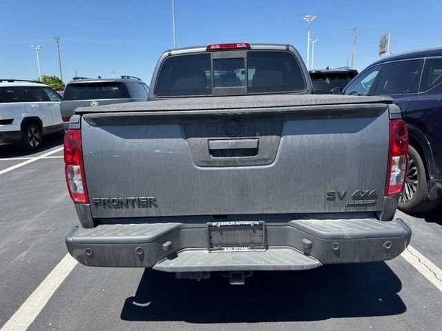 Used 2021 Gray Nissan SV image 3