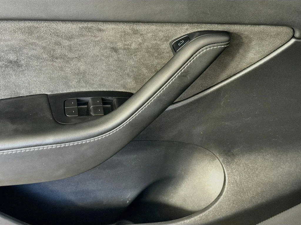 Used 2022 Black Tesla Performance image 18