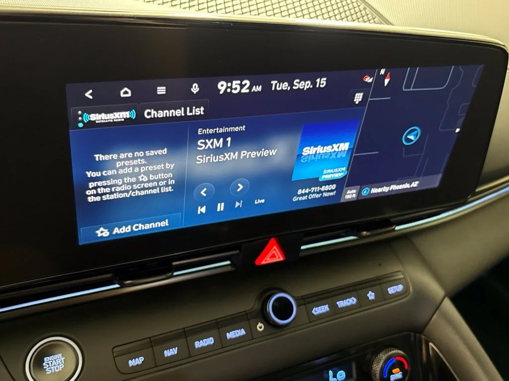Used 2025 Black Hyundai Base image 37