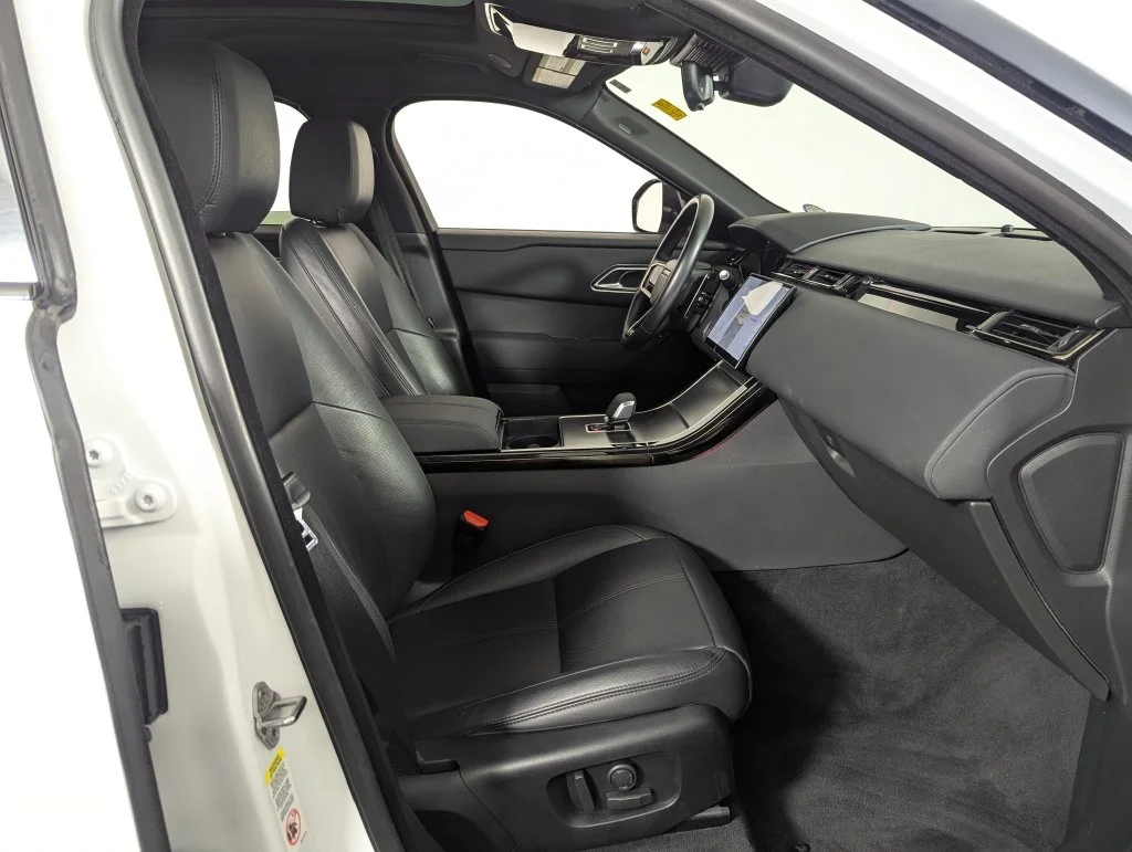 Certified Used 2025 White Land Rover Dynamic SE image 35