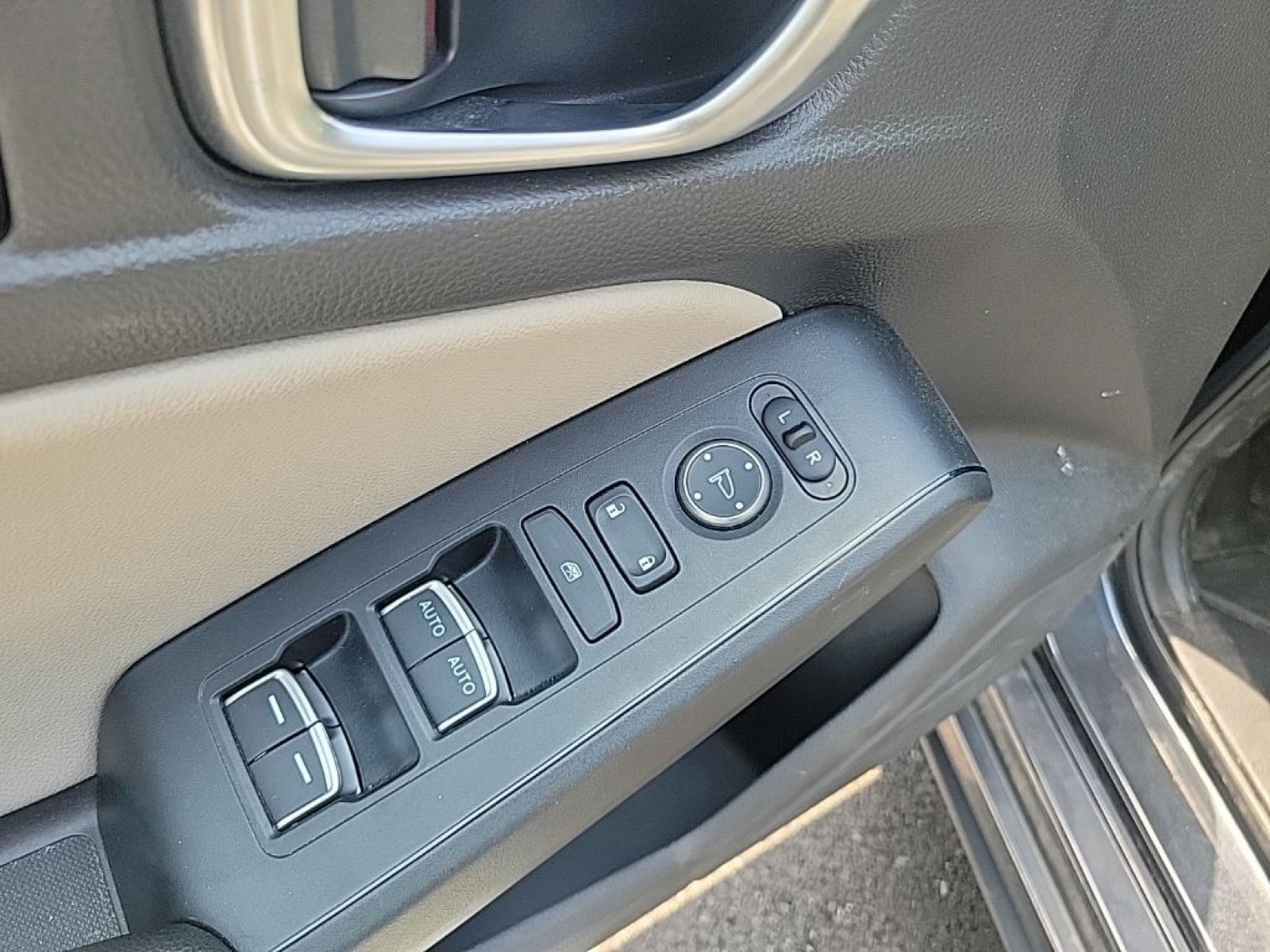 2023 Honda Civic Hatchback EX-L - Photo 12
