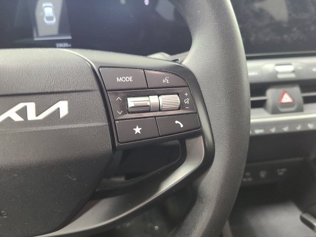 Used 2025 Aurora Black Pearl Kia LXS image 21