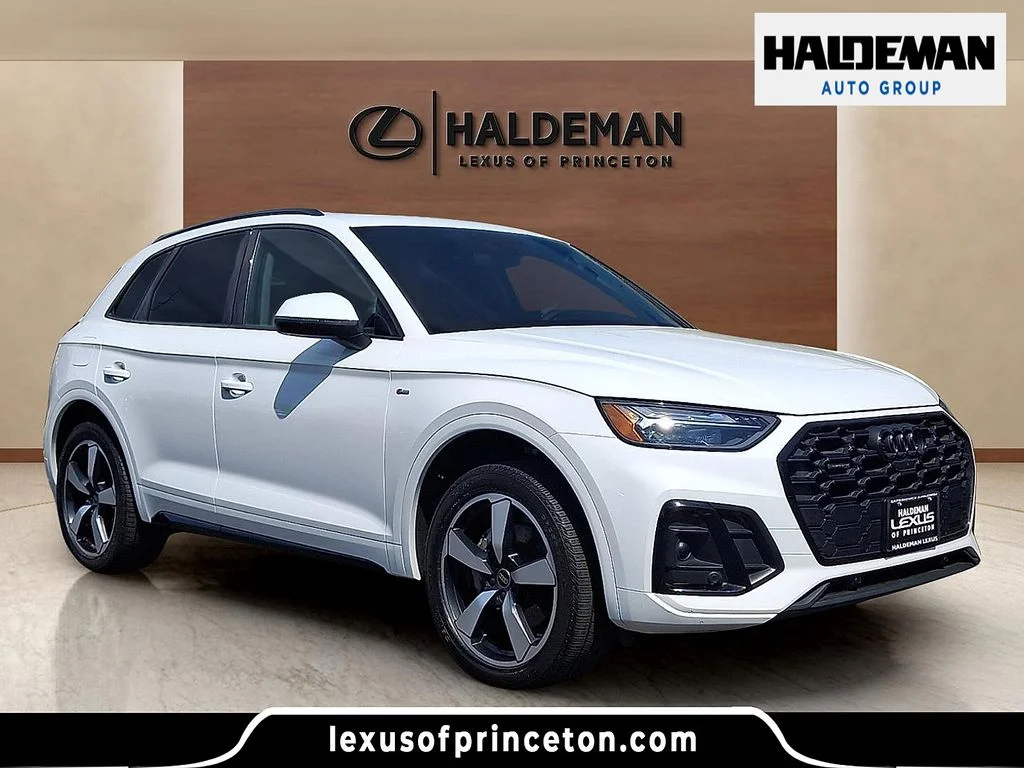 2023 Audi Q5 45 Premium Plus's photo