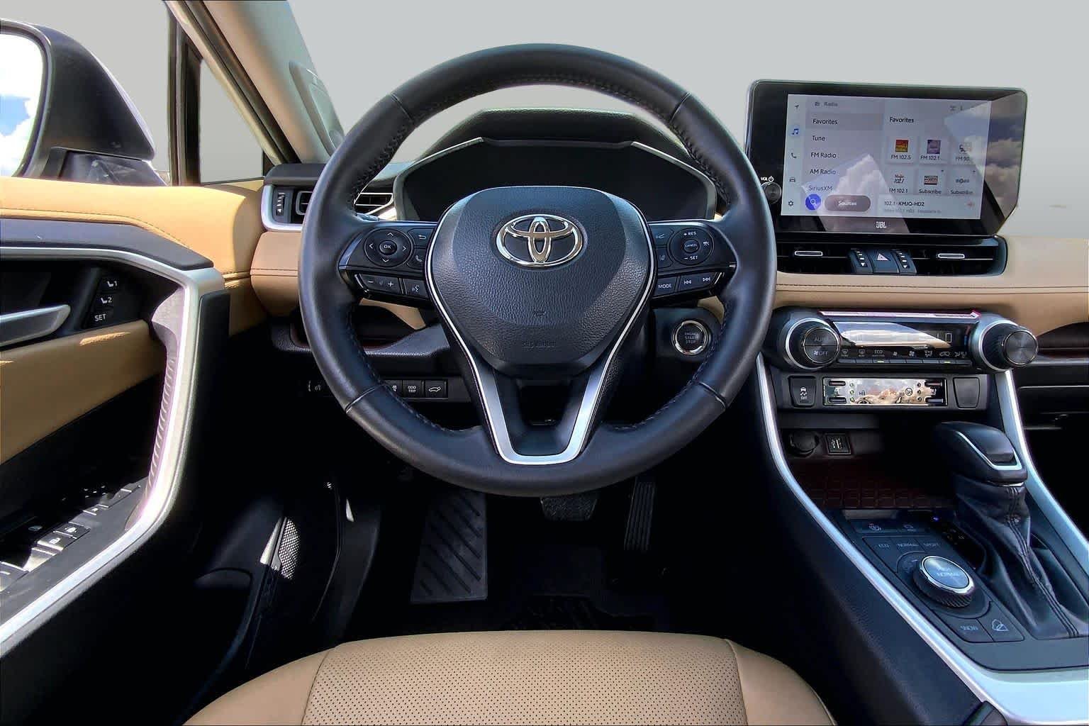 Used 2024 Wind Chill Pearl Toyota Limited image 6