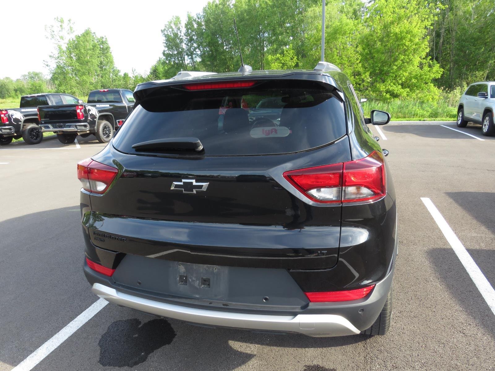 Used 2021  CHEVROLET TRUCK  image 9