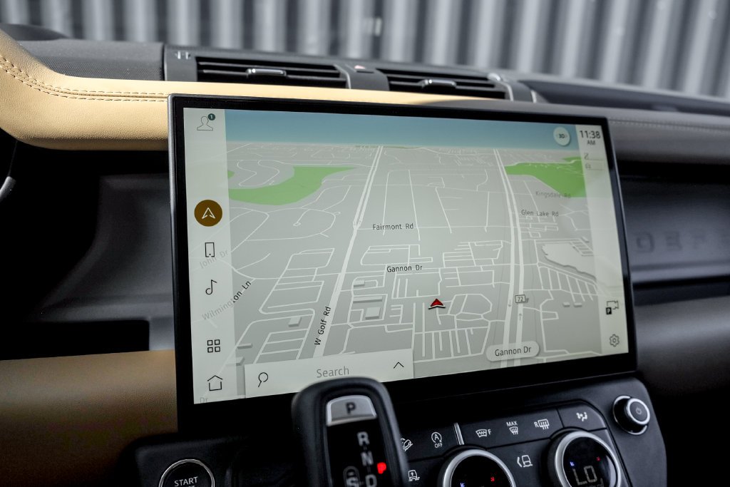 2026 Land Rover Defender X-Dynamic SE - Photo 13