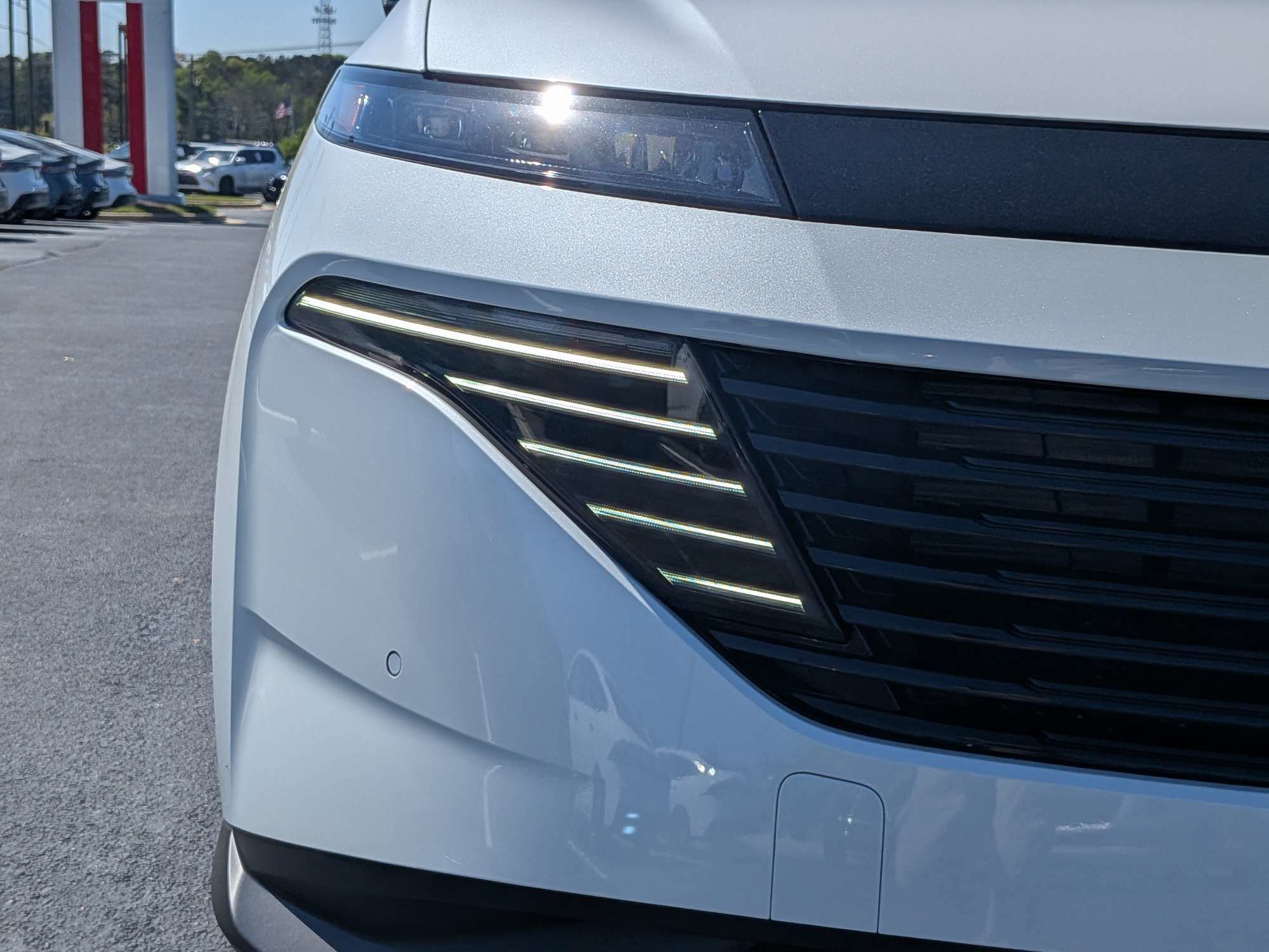 New 2026 White Nissan SL image 8