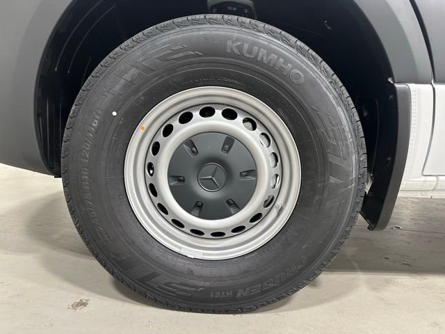 New 2026  Mercedes-Benz Cargo 144 WB image 16