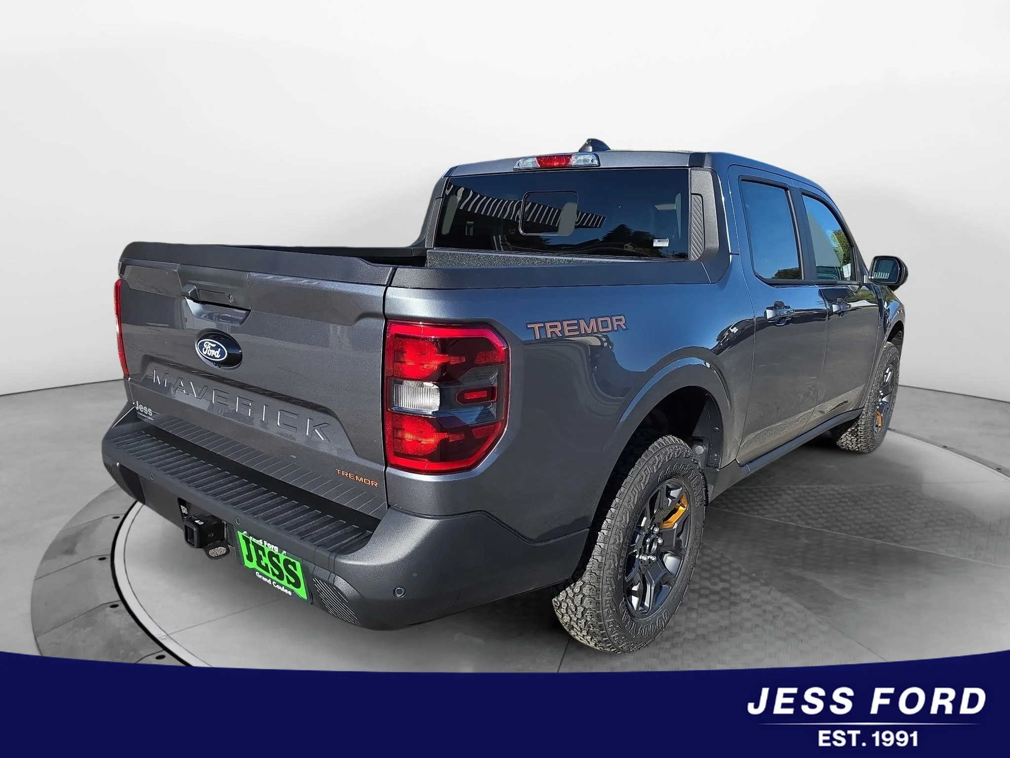 New 2026 Carbonized Gray Metallic Ford Tremor® image 5