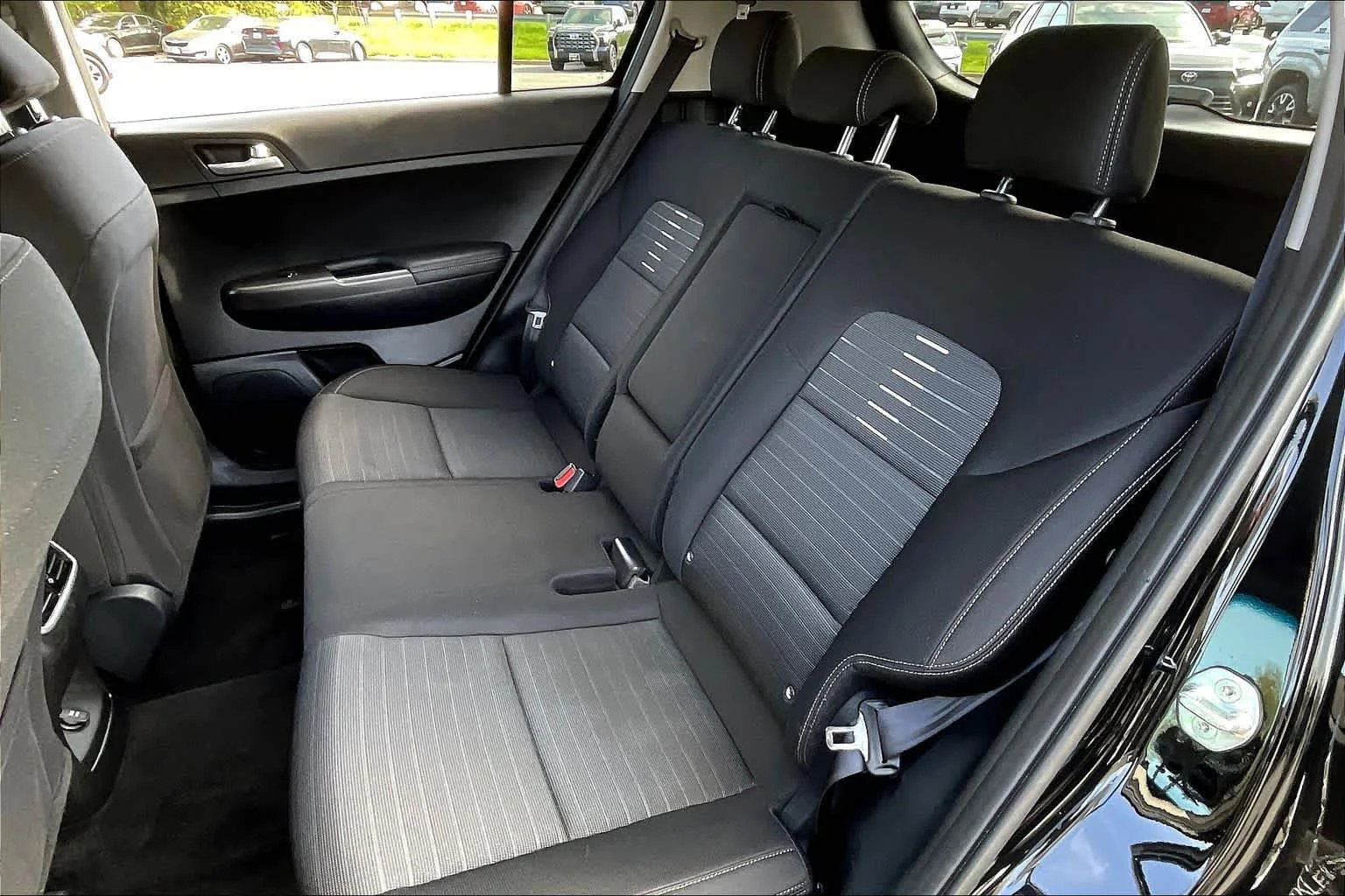 Used 2022 Black Cherry Kia LX image 32
