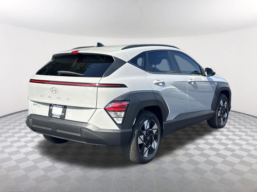 Used 2025 Gray Hyundai SEL image 5