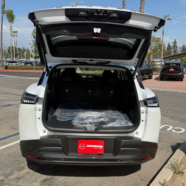 New 2026 Everest White Pearl TriCoat Nissan SL image 7