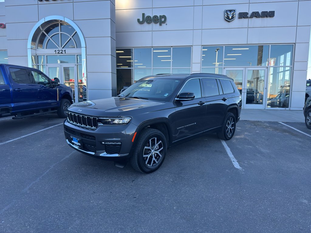 Used 2025 Baltic Gray Metallic Clearcoat Jeep Limited image 1