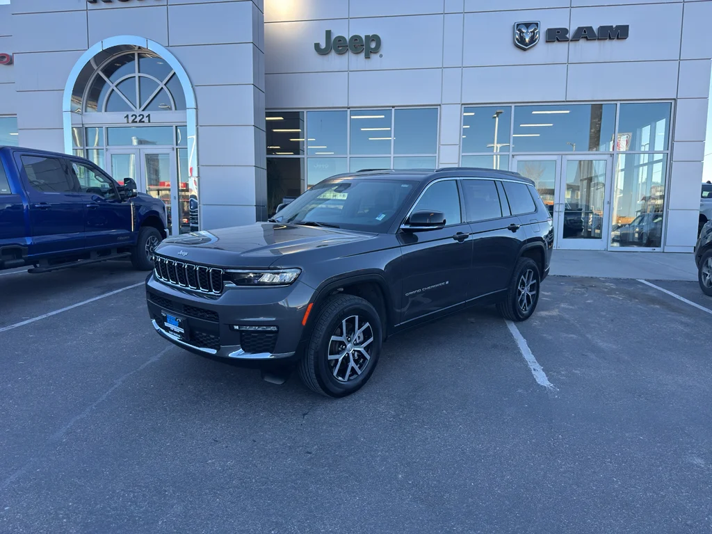 Used 2025 Baltic Gray Metallic Clearcoat Jeep Limited image 1