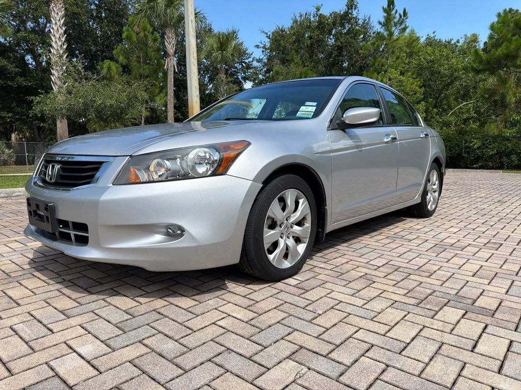 Used 2010 Silver Honda EX-L image 6
