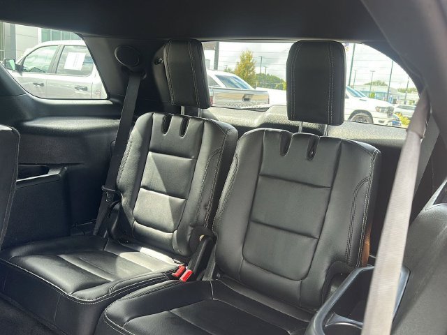 Used 2017 Red Ford Limited image 32
