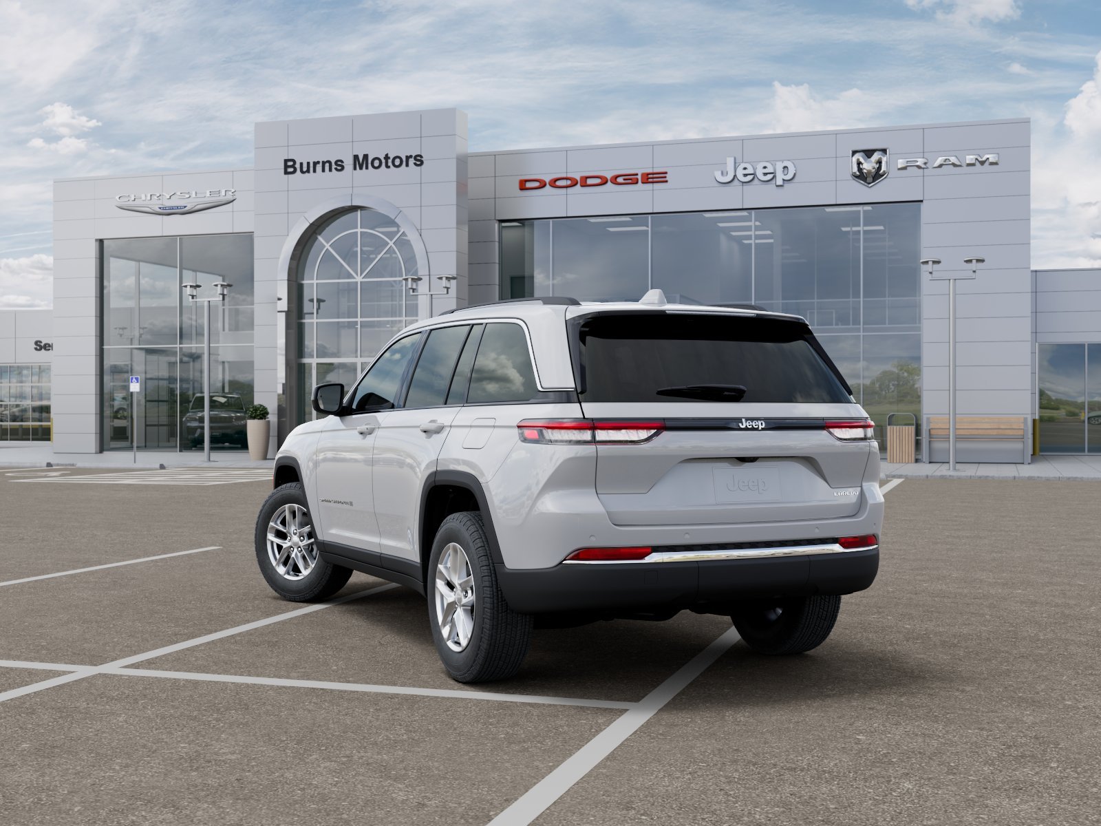 New 2026 Bright White Clear-Coat Exterior Paint Jeep Laredo image 29