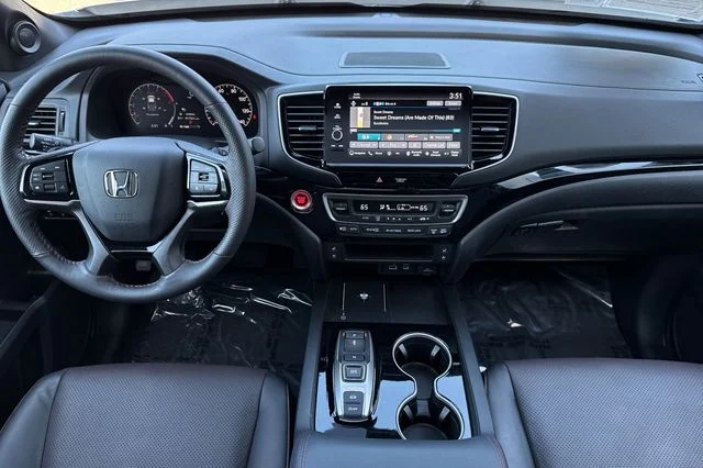 Used 2025 Platinum White Honda Black Edition image 17