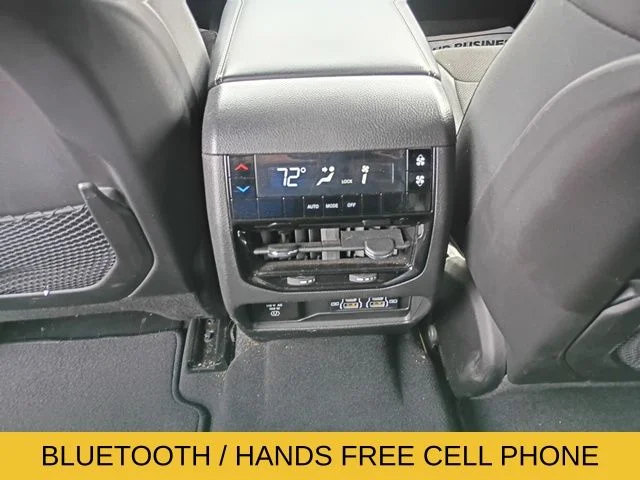 Used 2023 Red Jeep Altitude image 17