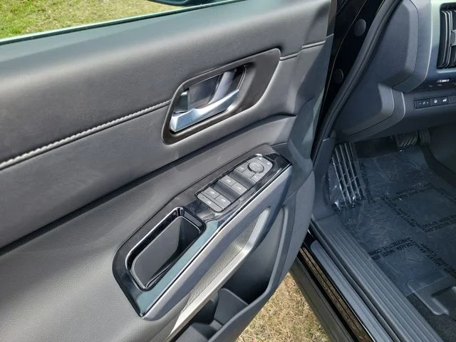 New 2026 Black Nissan SL image 6