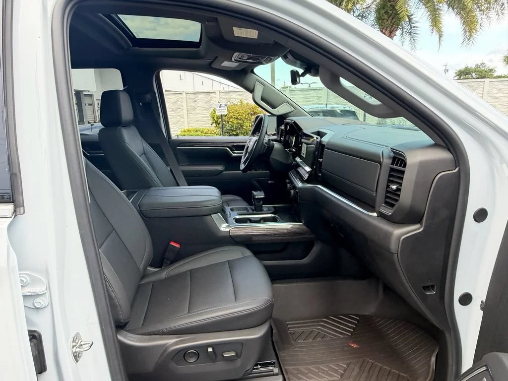 2026 Chevrolet Silverado 1500 LTZ - Photo 6