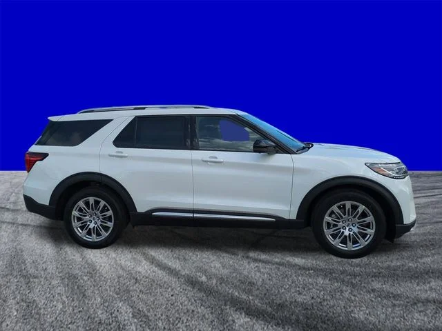 New 2026 Star White Metallic Tri-Coat Ford Platinum™ image 3