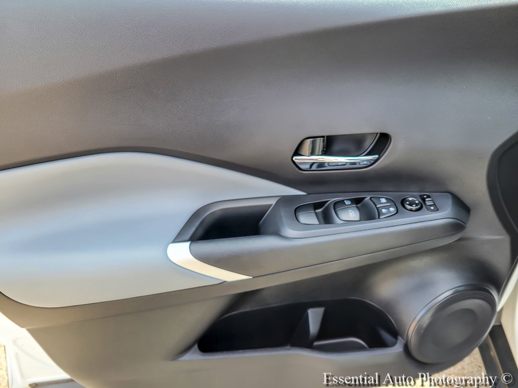 Used 2023 Aspen White Tricoat/Super Black Nissan SR image 16