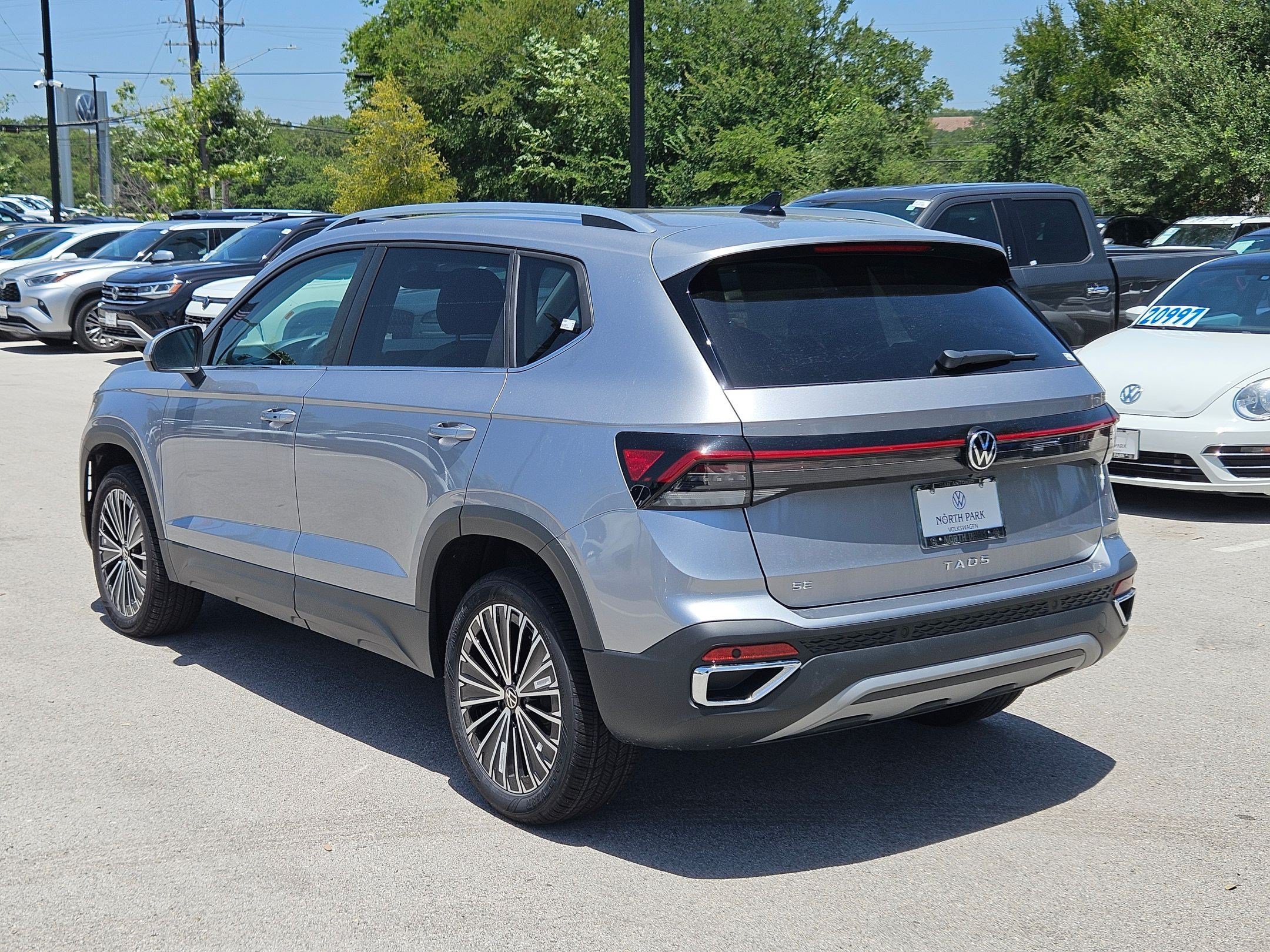 New 2026 Pyrite Silver Volkswagen SE image 3