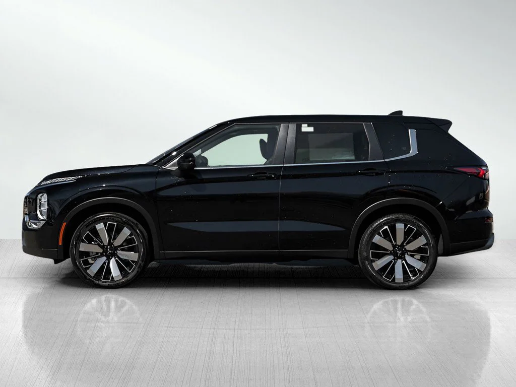 New 2026 Labrador Black Pearl Mitsubishi SE 1.5T S-AWC image 4