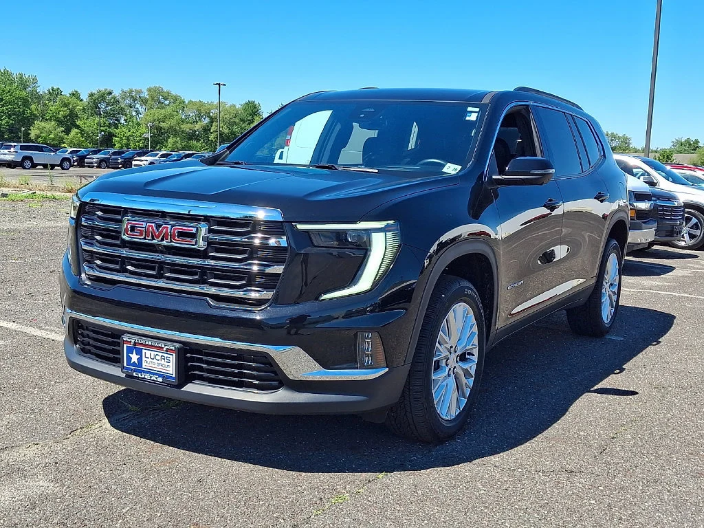 Used 2024 Ebony Twilight Metallic GMC Elevation image 5