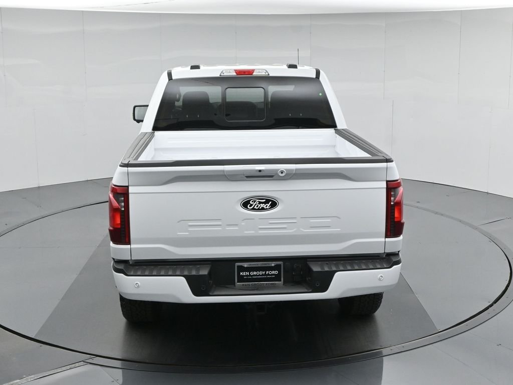 New 2026 Oxford White Ford XLT image 43