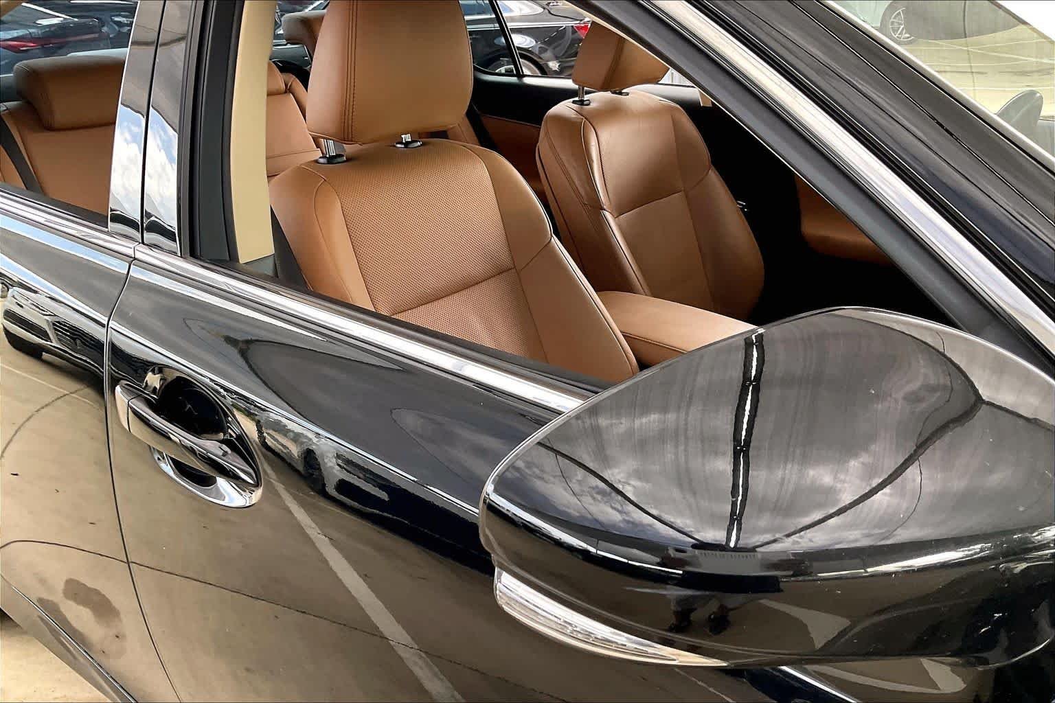 Used 2015 Obsidian Lexus  image 14