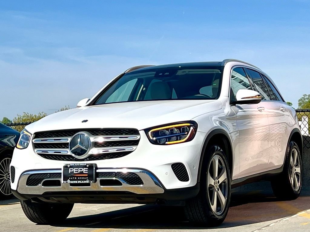 Certified Used 2022  Mercedes-Benz GLC 300 image 4