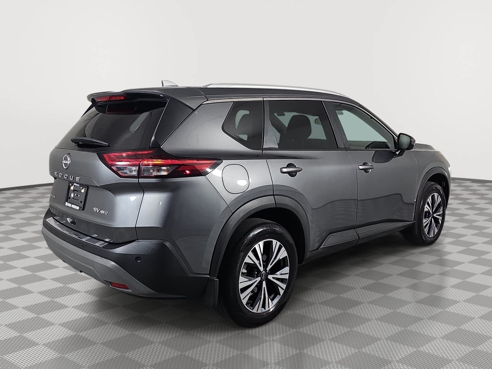 Used 2022 Gray Nissan SV image 8