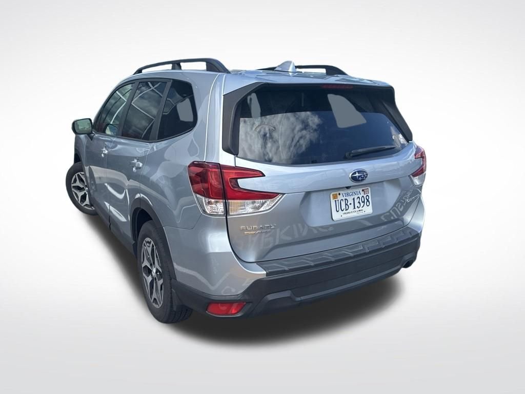 Used 2021 Ice Silver Metallic Subaru Premium image 3