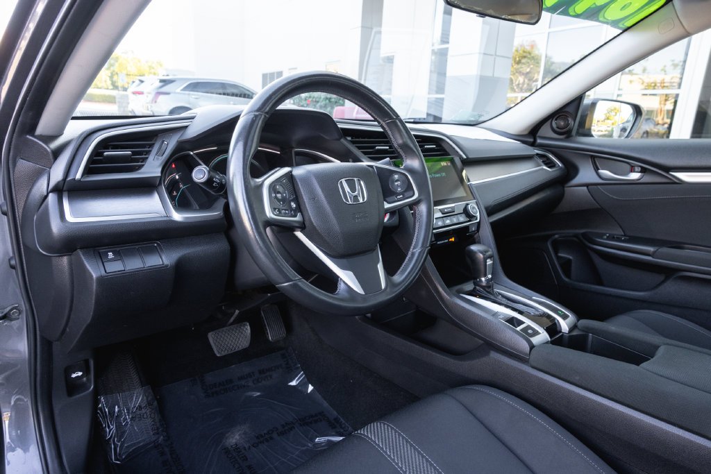 Used 2018 Polished Metal Metallic Honda EX-T image 10