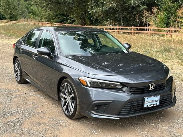Used 2024 Silver Honda Touring image 2