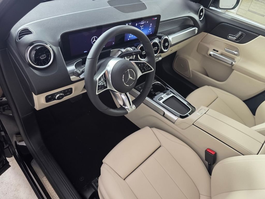New 2026 Night Black Mercedes-Benz GLB 250 image 7