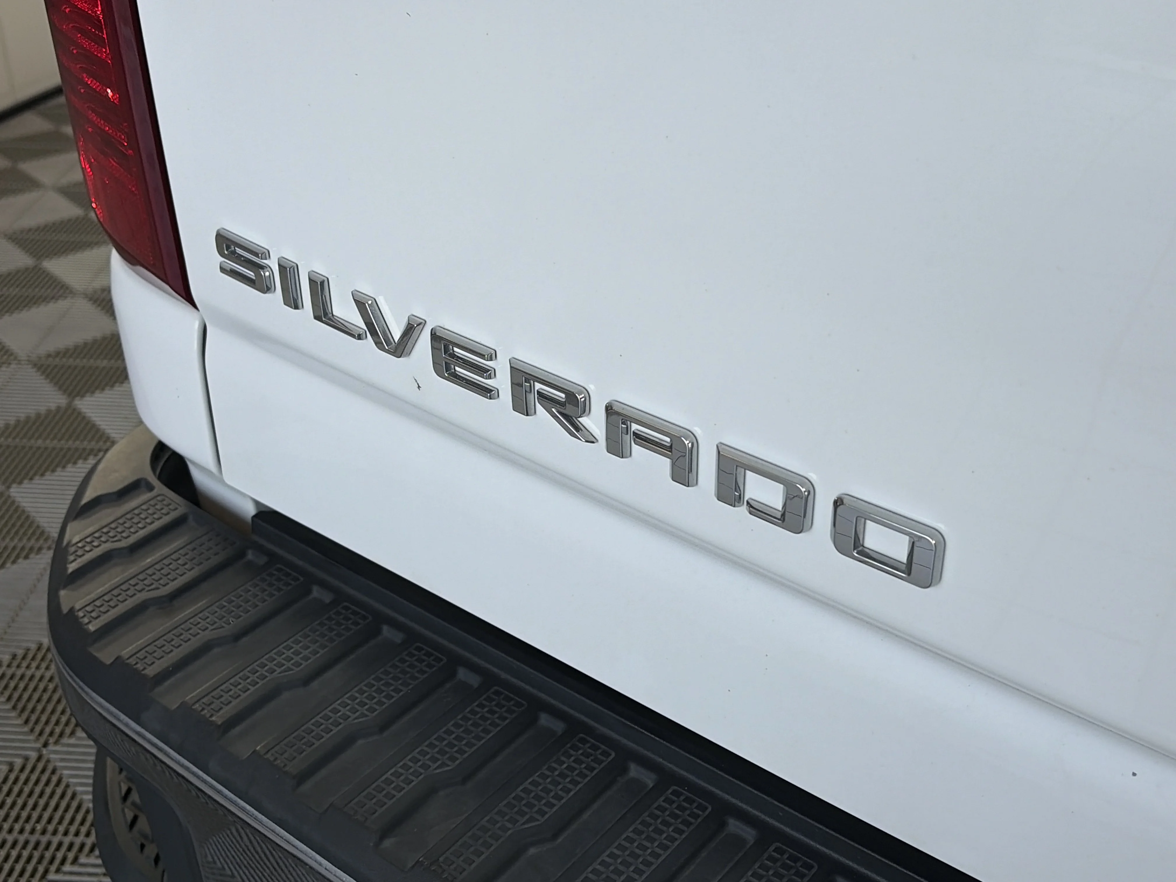Certified Used 2025 Summit White Chevrolet LT image 15