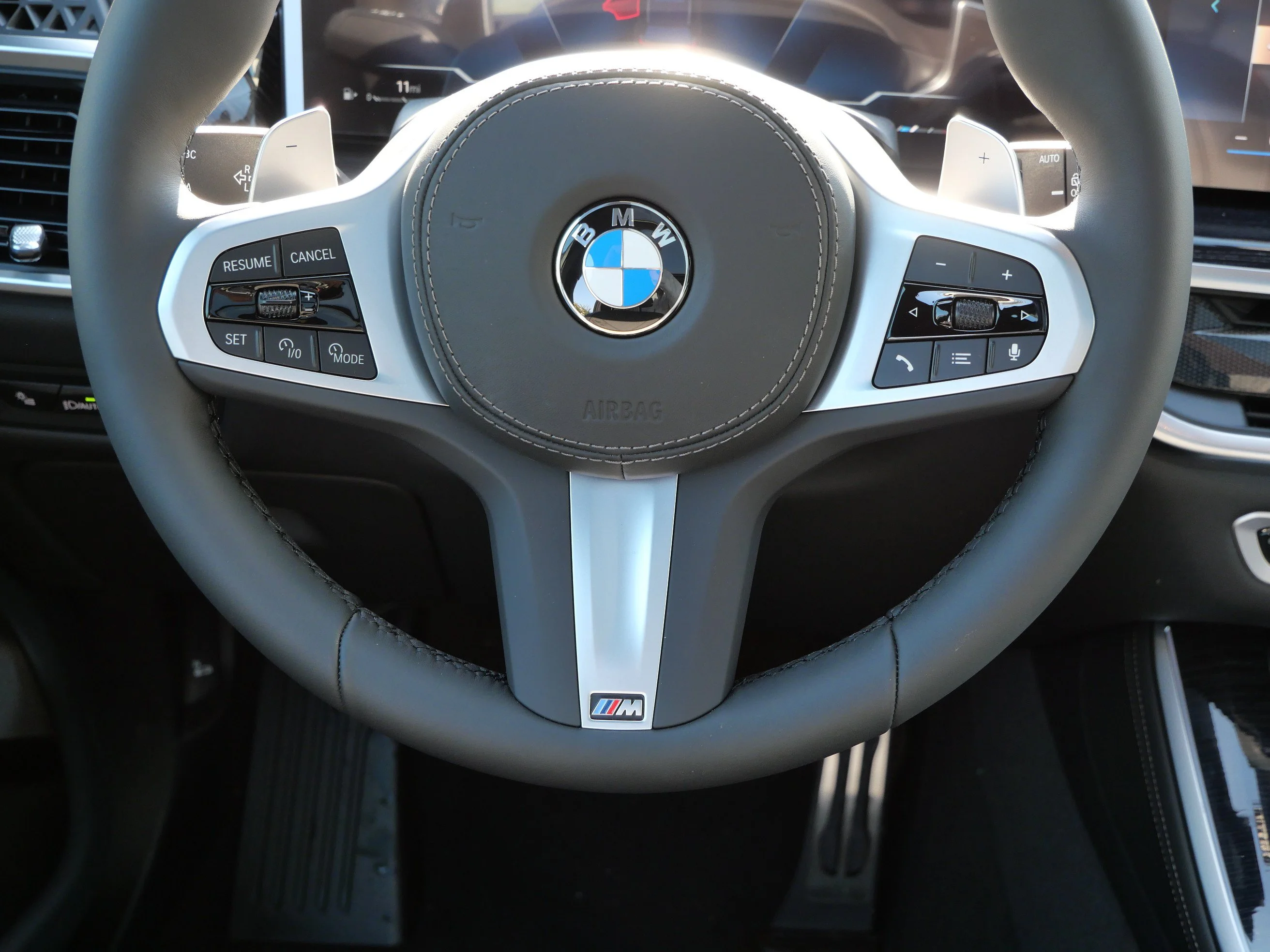 New 2026 Black Sapphire Metallic BMW xDrive40i image 9